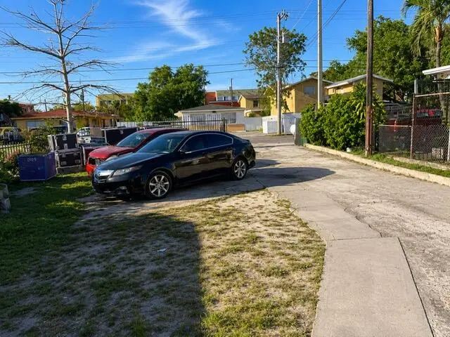 2 of 5 - 1850 Nw 35th Street, Miami, FL