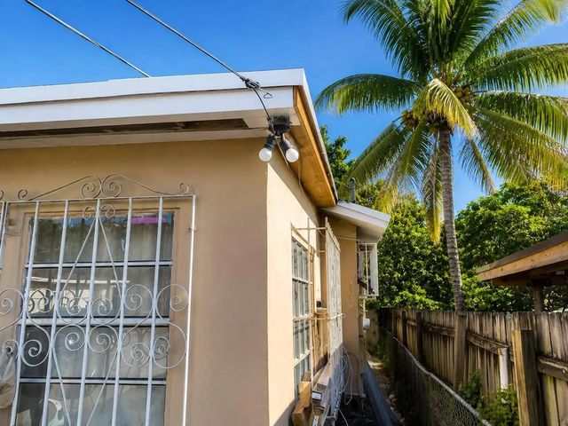 3 of 5 - 1850 Nw 35th Street, Miami, FL
