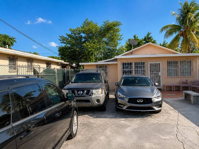 4 of 5 - 1850 Nw 35th Street, Miami, FL