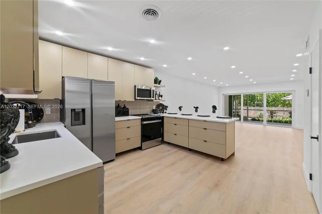 2 of 32 - 4812 Ne 23rd Avenue #3, Fort Lauderdale, FL