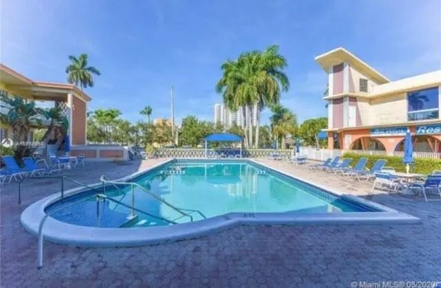 26 Diplomat Parkway #2280, Hallandale