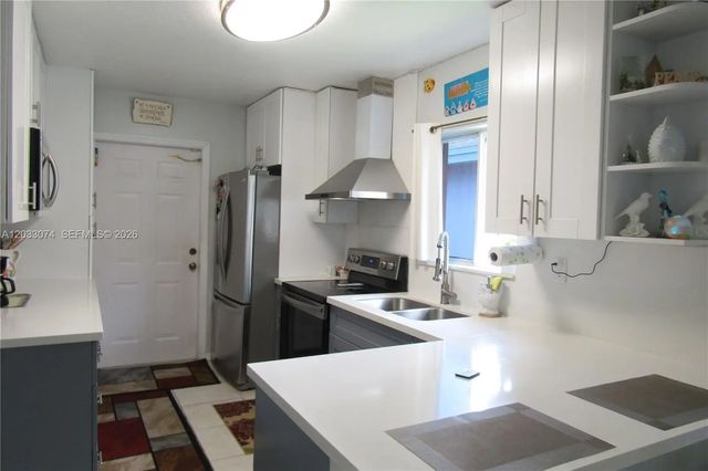 3 of 16 - 942 Sw 8th Place, Florida City, FL