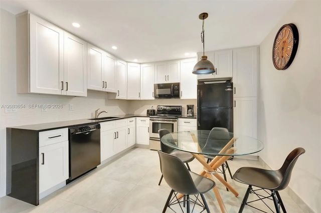 221 Se 9th Avenue #102, Pompano Beach