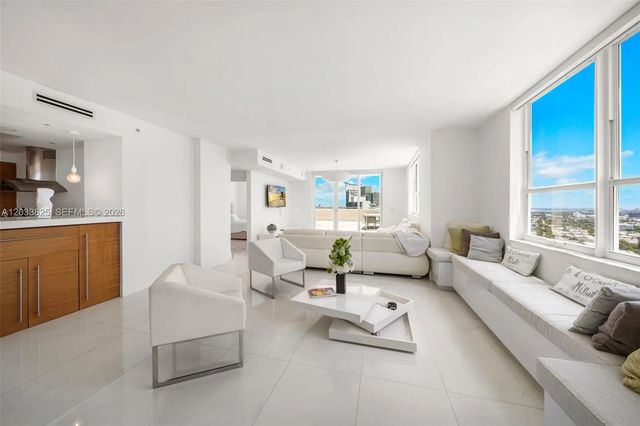 5 of 25 - 90 Alton Road #ph3209, Miami Beach, FL