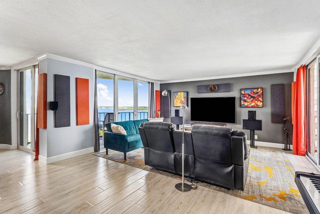 3 of 49 - 5420 N Ocean Drive #905, West Palm Beach, FL
