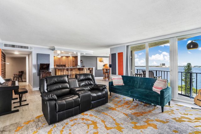 5 of 49 - 5420 N Ocean Drive #905, West Palm Beach, FL