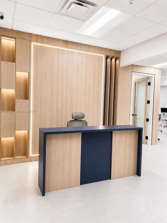 1110 Ponce De Leon Boulevard, Coral Gables
