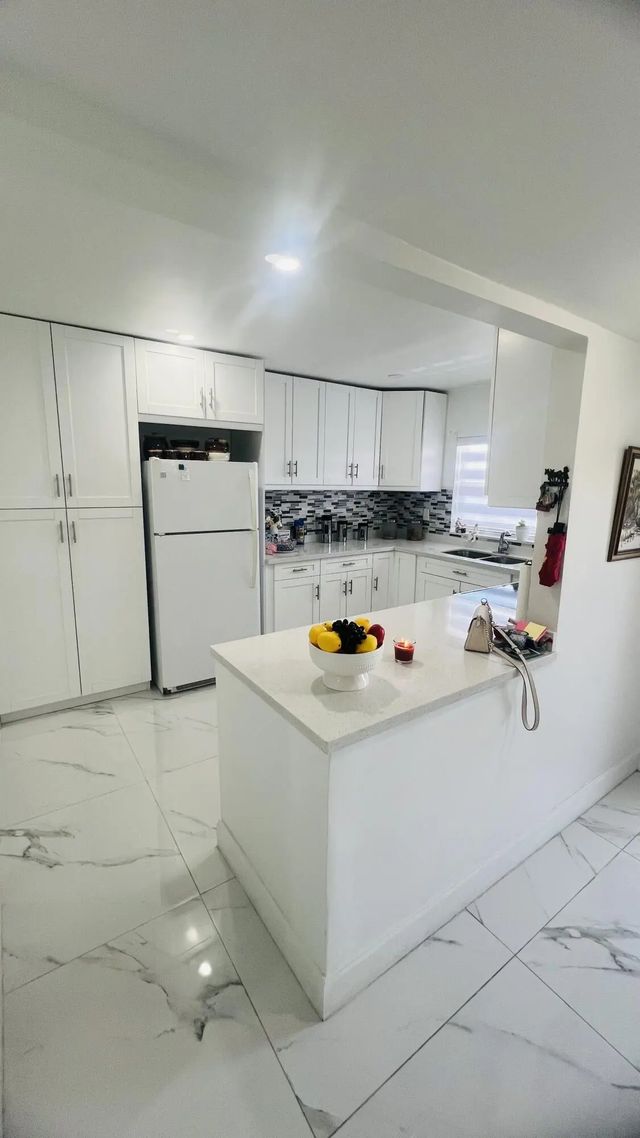 9330 S Sunrise Lakes Boulevard #304, Sunrise