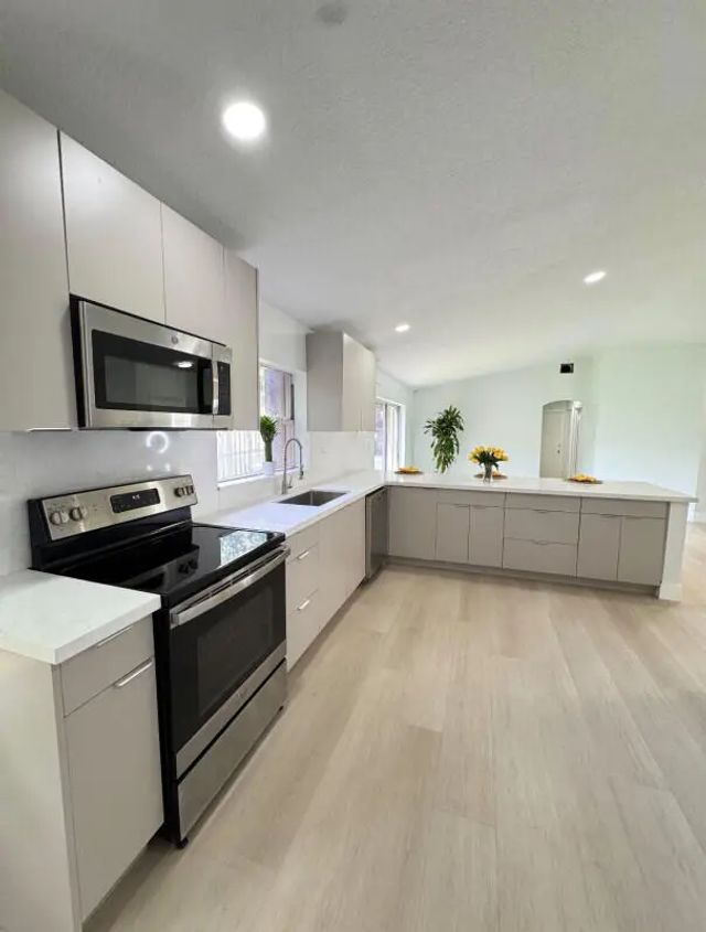 4 of 7 - 1306 Nw 125th Terrace, Fort Lauderdale, FL