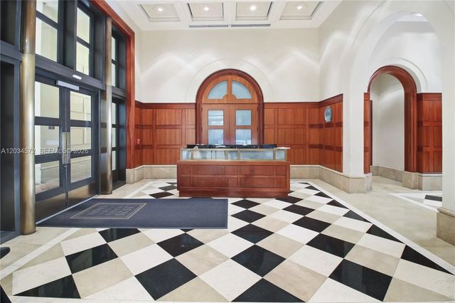 4 of 37 - 2525 Ponce De Leon Boulevard #300, Coral Gables, FL