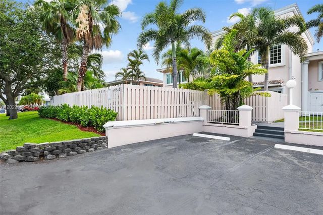 2 of 25 - 4517 Ne 21st Avenue #5, Fort Lauderdale, FL