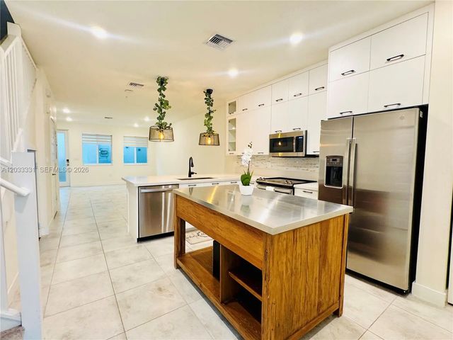2 of 23 - 10295 Nw 64th Terrace #104, Doral, FL