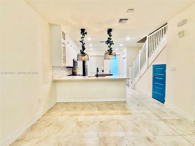 3 of 23 - 10295 Nw 64th Terrace #104, Doral, FL