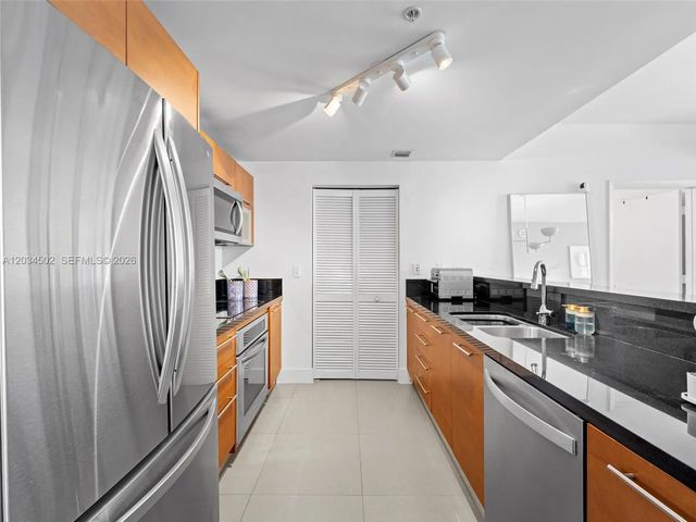 4 of 30 - 253 Ne 2nd Street #1801, Miami, FL