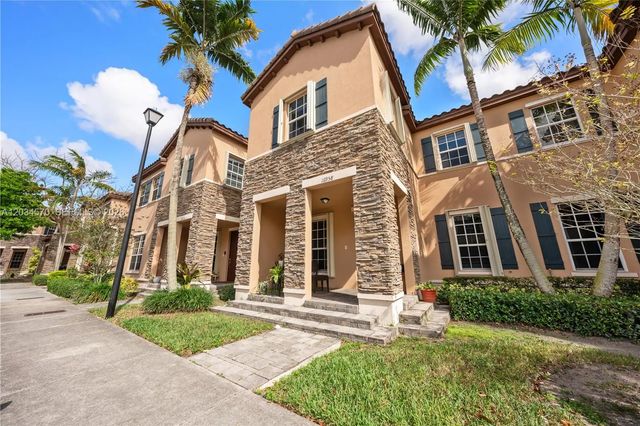 2 of 40 - 16958 Sw 92nd Street #16958, Miami, FL