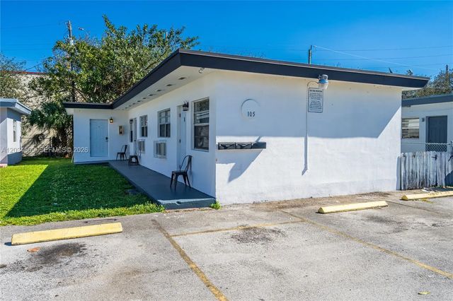 2 of 15 - 105 Sw 5th Court, Dania Beach, FL