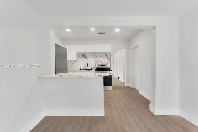 5 of 16 - 2428 Nw 28th Street, Miami, FL