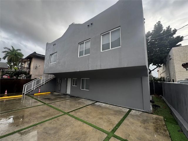 4 of 33 - 1684 Sw 10th Street, Miami, FL