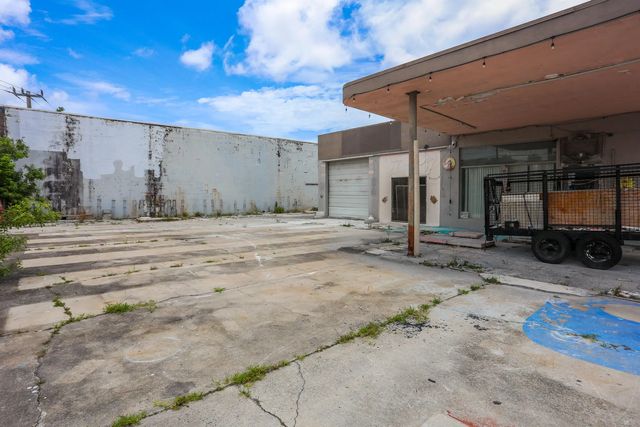 4 of 12 - 1620 S Dixie Highway, Pompano Beach, FL