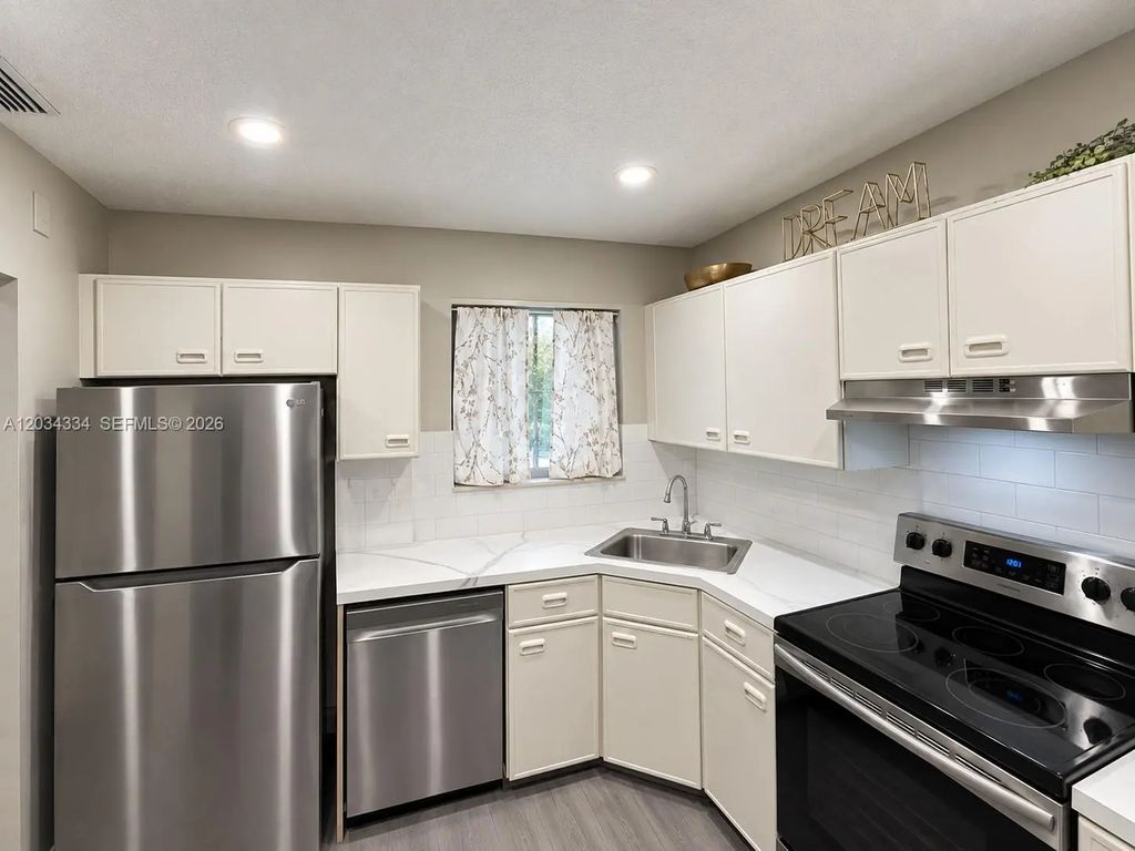 4761 Nw 22nd Street #42111, Coconut Creek