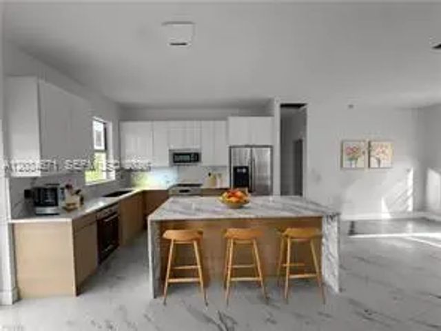 4 of 8 - 3120 W 72nd Street, Lehigh Acres, FL