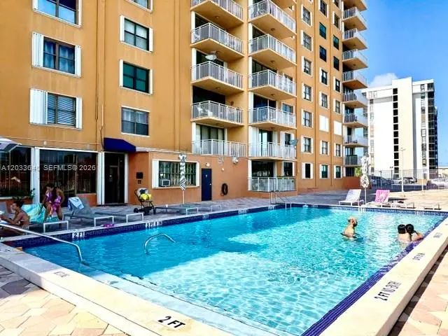2450 Ne 135th Street #704, North Miami