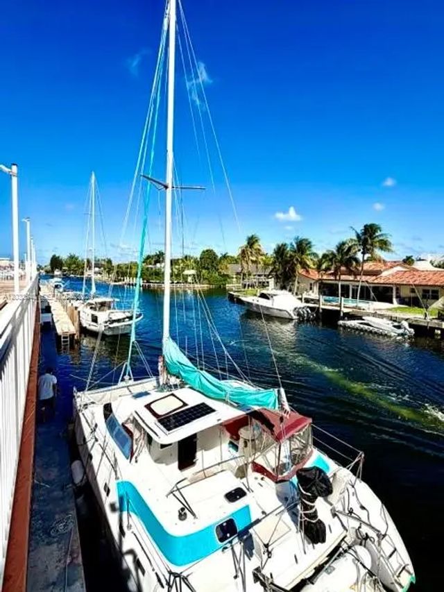 5 of 19 - 2450 Ne 135th Street #704, North Miami, FL