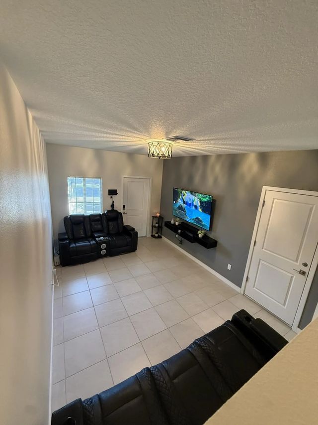 3 of 23 - 5012 Elderberry Street, Haverhill, FL