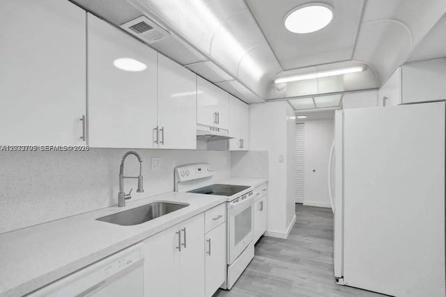 3821 Environ Boulevard #403, Lauderhill