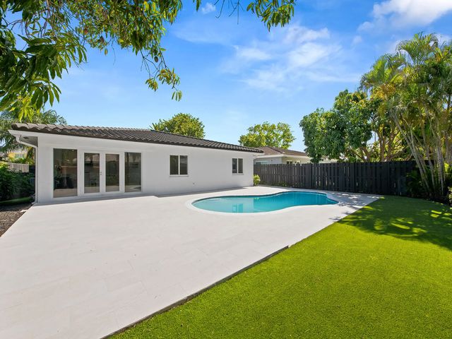 2 of 28 - 1750 Ne 49th Street, Fort Lauderdale, FL