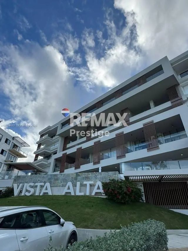 1 Vista Alta #1, 
