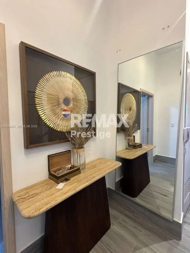 2 of 12 - 1 Vista Alta #1, , 