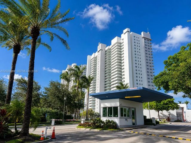 14951 Royal Oaks Lane #2002, North Miami