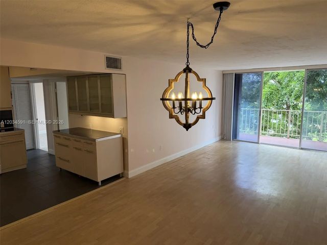 13120 Sw 92nd Avenue #b-404, Miami