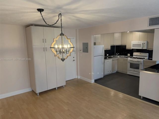 4 of 36 - 13120 Sw 92nd Avenue #b-404, Miami, FL
