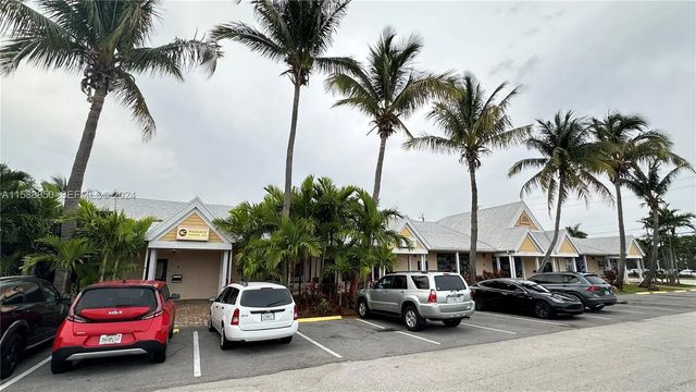 2 of 3 - 4301 N Federal Highway #4, Pompano Beach, FL