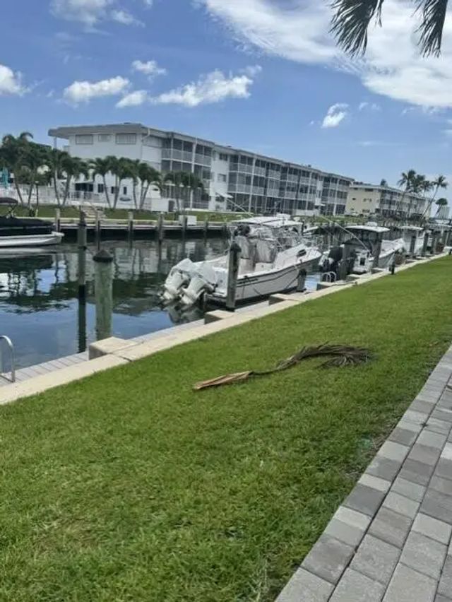 5 of 21 - 121 Wettaw Lane #115, North Palm Beach, FL