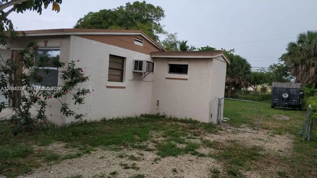 2400 Nw 13th Court, Fort Lauderdale