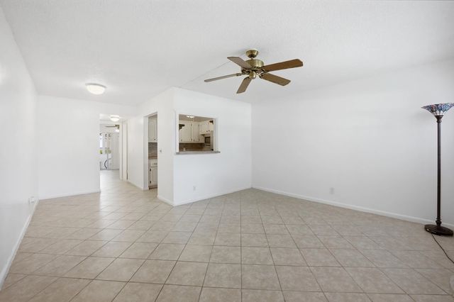 5 of 41 - 98 E Cambridge E, West Palm Beach, FL