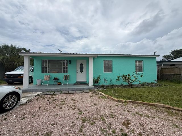 2 of 28 - 320 W 29th Street, Riviera Beach, FL