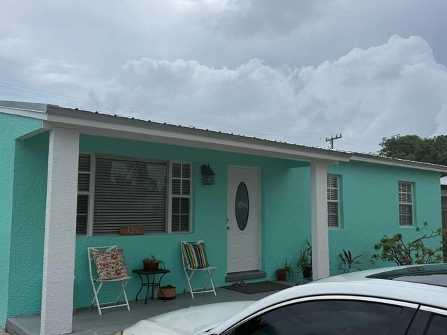 3 of 28 - 320 W 29th Street, Riviera Beach, FL