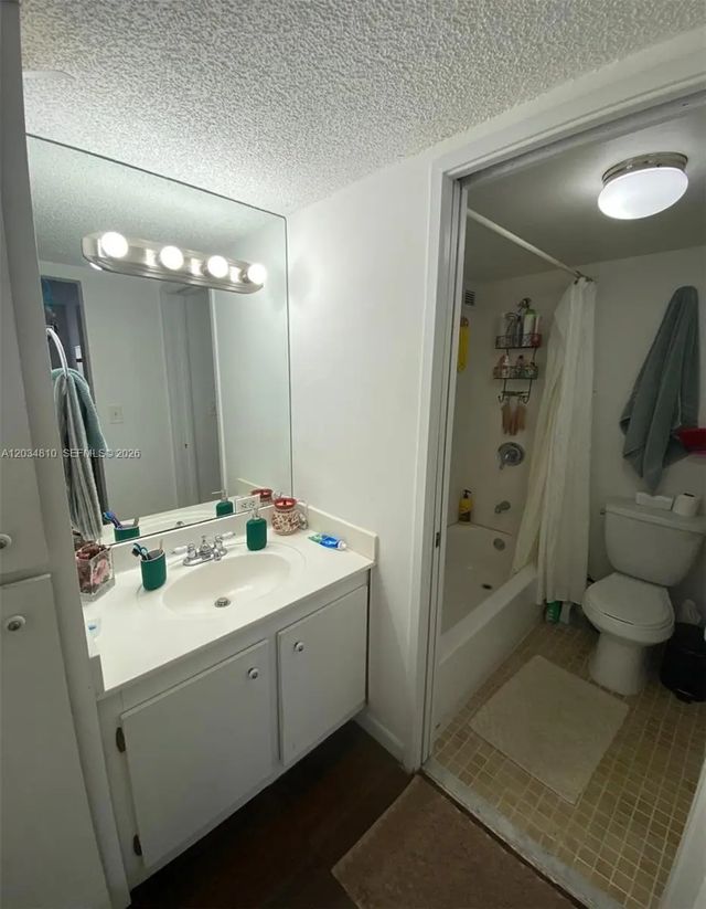 4 of 6 - 16909 N Bay Road #1009, Sunny Isles Beach, FL