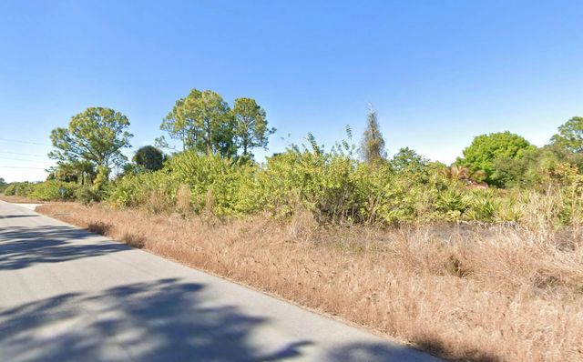 2 of 17 - 723 Bianca Avenue S, Lehigh Acres, FL