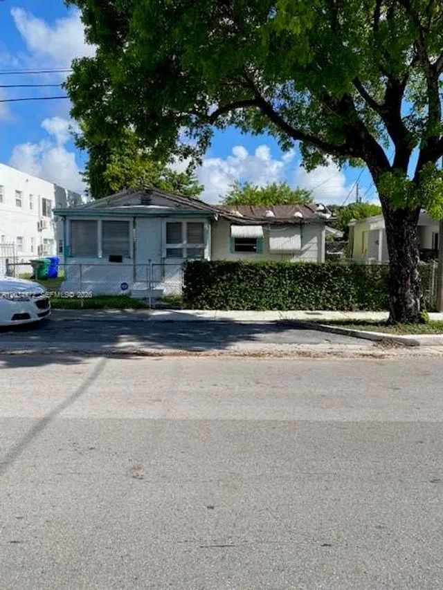 1239 Nw 60th Street, Miami