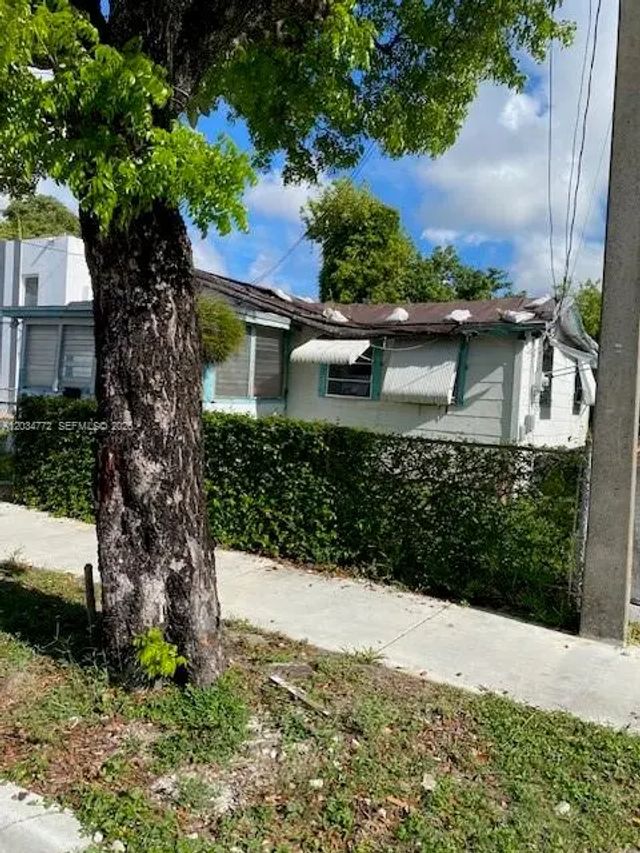 2 of 3 - 1239 Nw 60th Street, Miami, FL