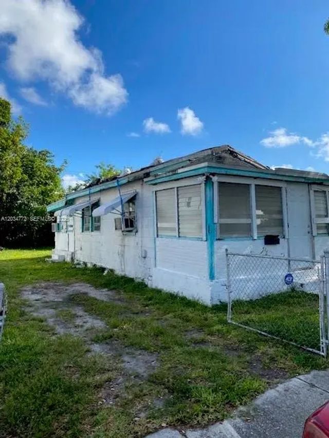 3 of 3 - 1239 Nw 60th Street, Miami, FL