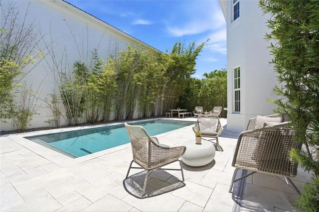 3 of 35 - 19941 Ne 36th Place, Aventura, FL