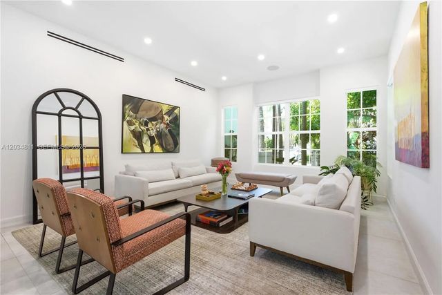 4 of 35 - 19941 Ne 36th Place, Aventura, FL