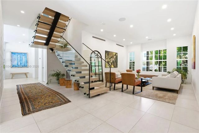 5 of 35 - 19941 Ne 36th Place, Aventura, FL
