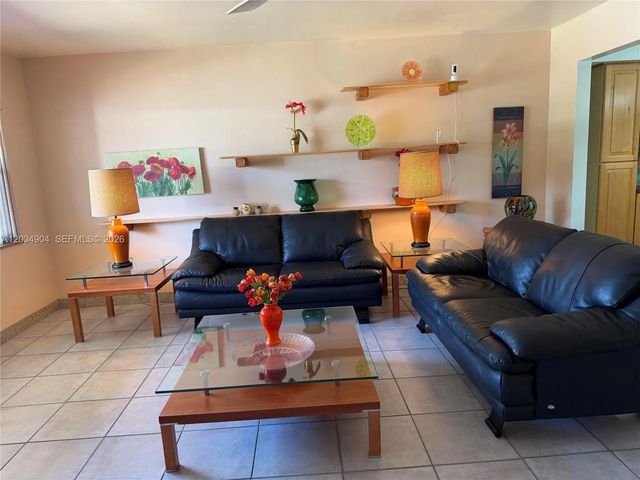 4 of 19 - 29-33 Se 4th, Dania Beach, FL